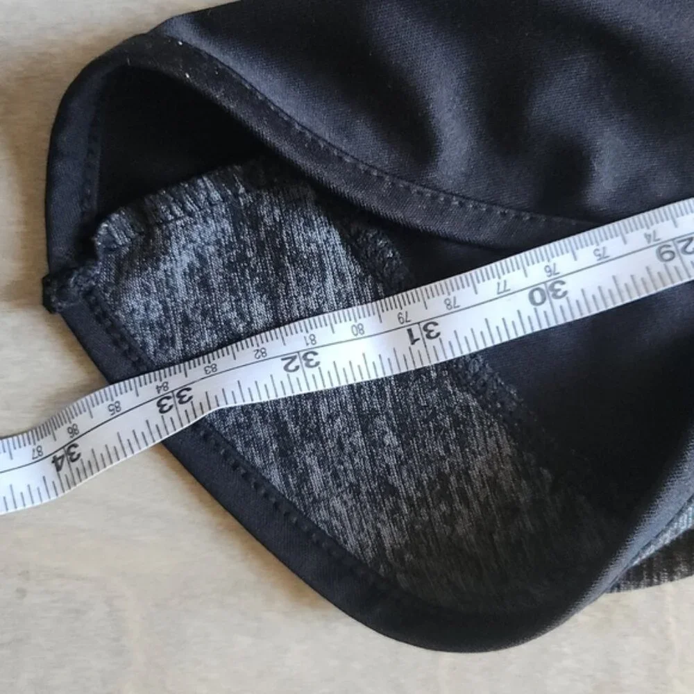 Black and Gray Athletic Legging Capris‎